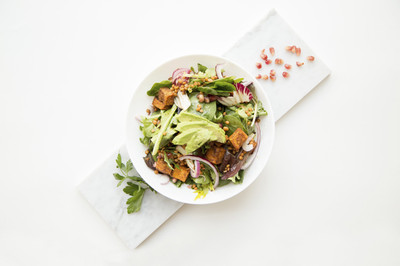 Gemüsesalat mit Tofu