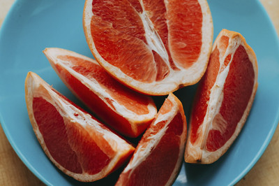 Grapefruits mit nussiger Zimtcreme