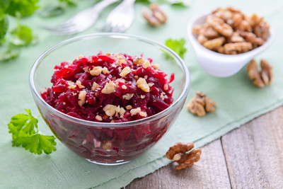 Rote-Bete-Salat mit Nüssen