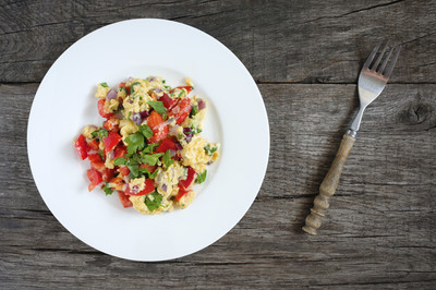Rührei mit Tomate