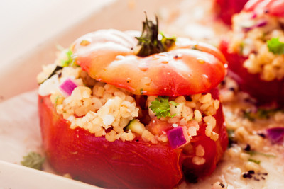 Couscous-Tomate mit gegrillter Zucchini