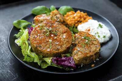 Grünkern-bratlinge mit Salat (vgn)