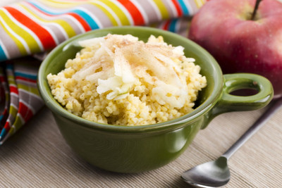 Hirse-Frühstücksbrei mit Apfel (vgn)