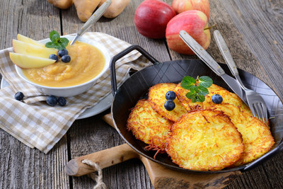 Kartoffelpuffer mit Apfelmus (vgn)