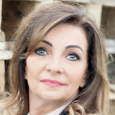 Portrait: Rachel Zapp