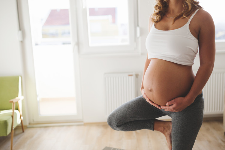 Artikelbild: Kathrin Hochmuth im Interview: Fitness für (werdende) Mamis