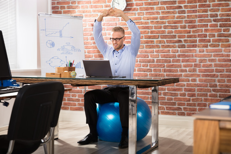 Artikelbild: Fit im Job: Arbeitest du noch oder trainierst du schon?