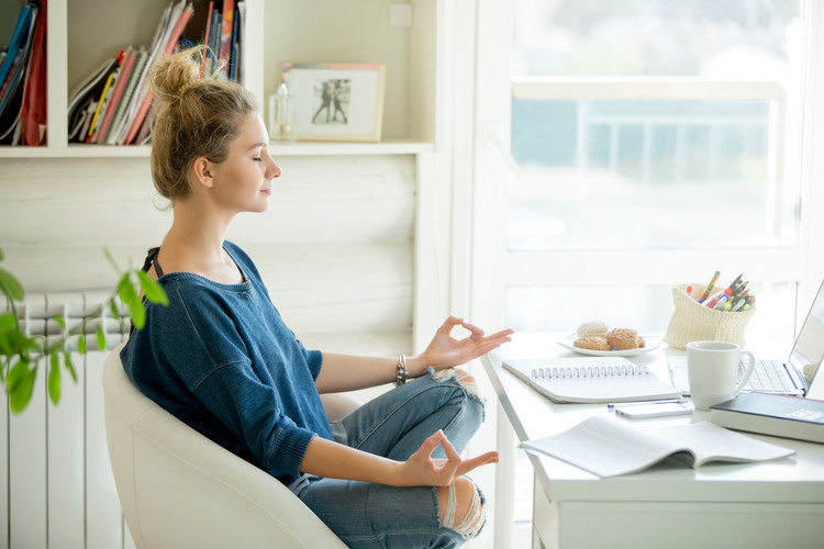 Artikelbild: Fit und gesund im Homeoffice
