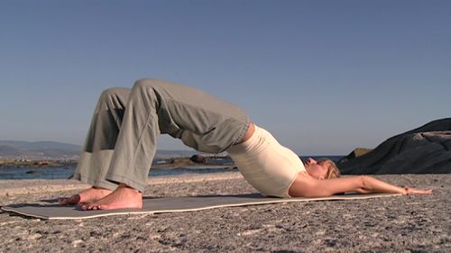 Vorschaubild: Hatha Yoga mit Ralf Bauer - Einsteiger-Kurs 2