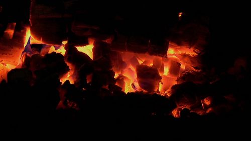Vorschaubild: Premium Kamin - Feuer des Verlangens