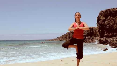 Vorschaubild: Yoga mit Samantha - Easy Moves 1b