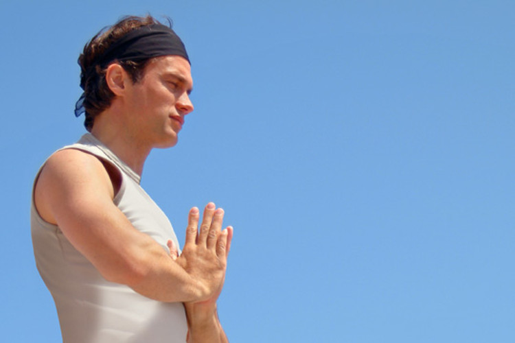 Artikelbild: Ralf Bauer im Interview: "Man wird durch Yoga ruhiger, balancierter!"