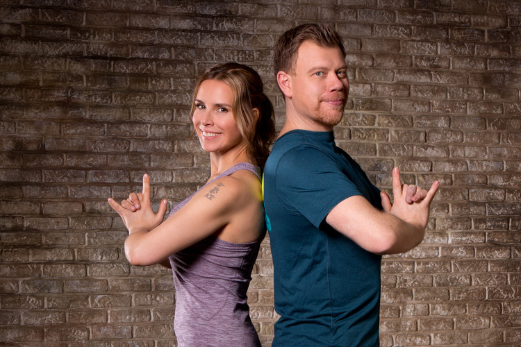 Artikelbild: Faszien Yoga mit A. Kubasch und D. Bennewitz